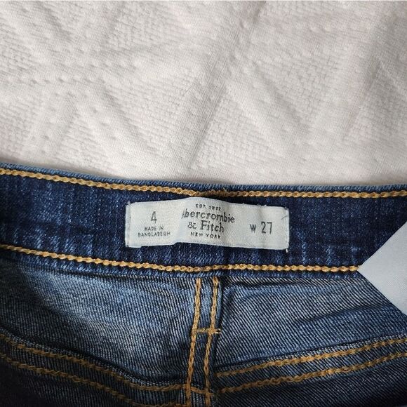 Abercrombie and Fitch high rise short shorts - Picture 3 of 5